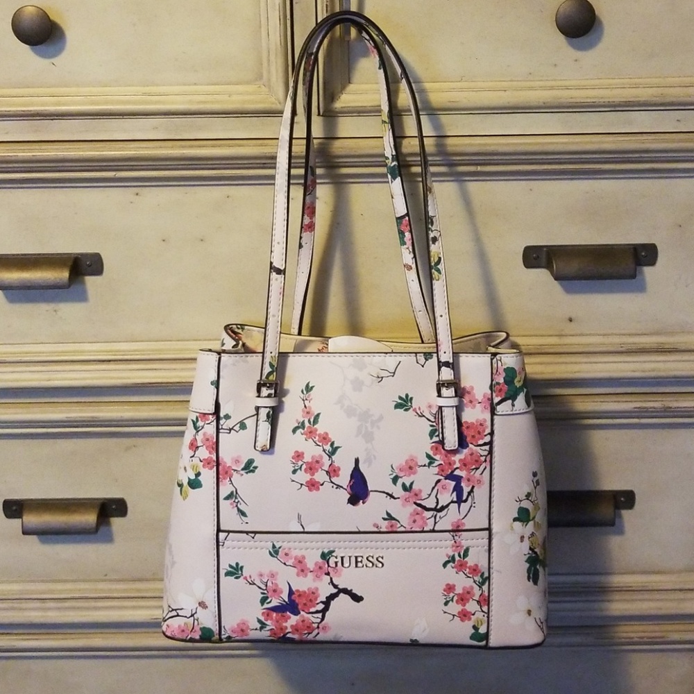 NWOT Guess Beautiful Floral Satchel Purse Handbag